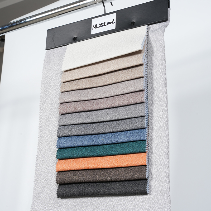 Tessuto per divani in poliestere jacquard a strisce sottili e inclinate Tessuto per divani in poliestere jacquard a strisce sottili e inclinate
